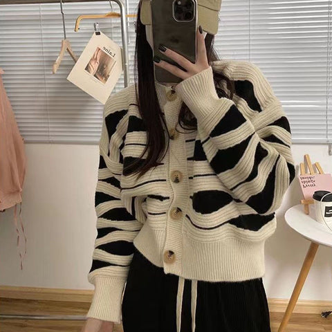 Black Friday Sonicelife Zoki Y2K Wave Striped Cardigan Sweater Women Fashion Warm Long Sleeve Knitted Crop Top Female Casual Button O Neck Cardigans