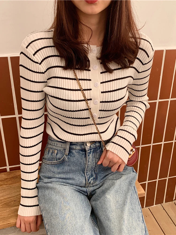 Sonicelife 2024 Autumn Winter Women T-shirts Elegant Stripes Knitted Tees Buttoned Up Long Sleeve Slim Women Knitted T-shirts