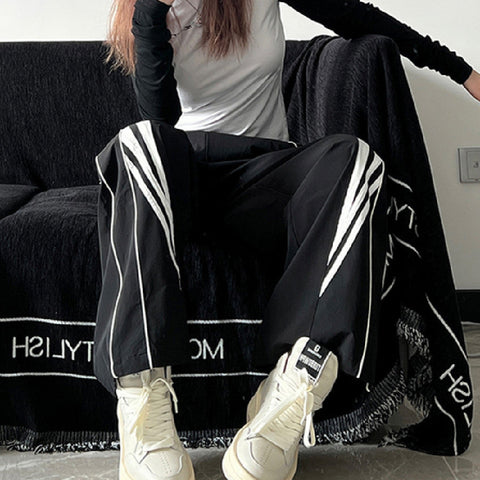 Sonicelife Contrast Piping Black Sweatpants