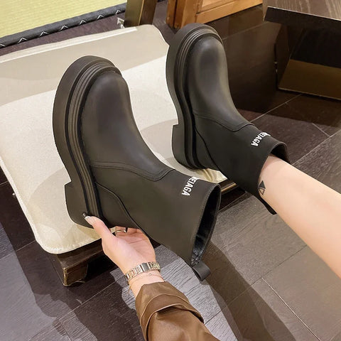 Sonicelife 2024 New Wear  Boots Women's Letter Print Smoke-pipe Boots Thick Soles Soft Leather Fashion Women's Short Boots