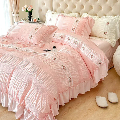 Sonicelife French Embroidered Lace Bubble Gauze Bedding Set Pink Elegant Princess Style Queen Duvet Cover Set Ruffled Comforter Cover Sets