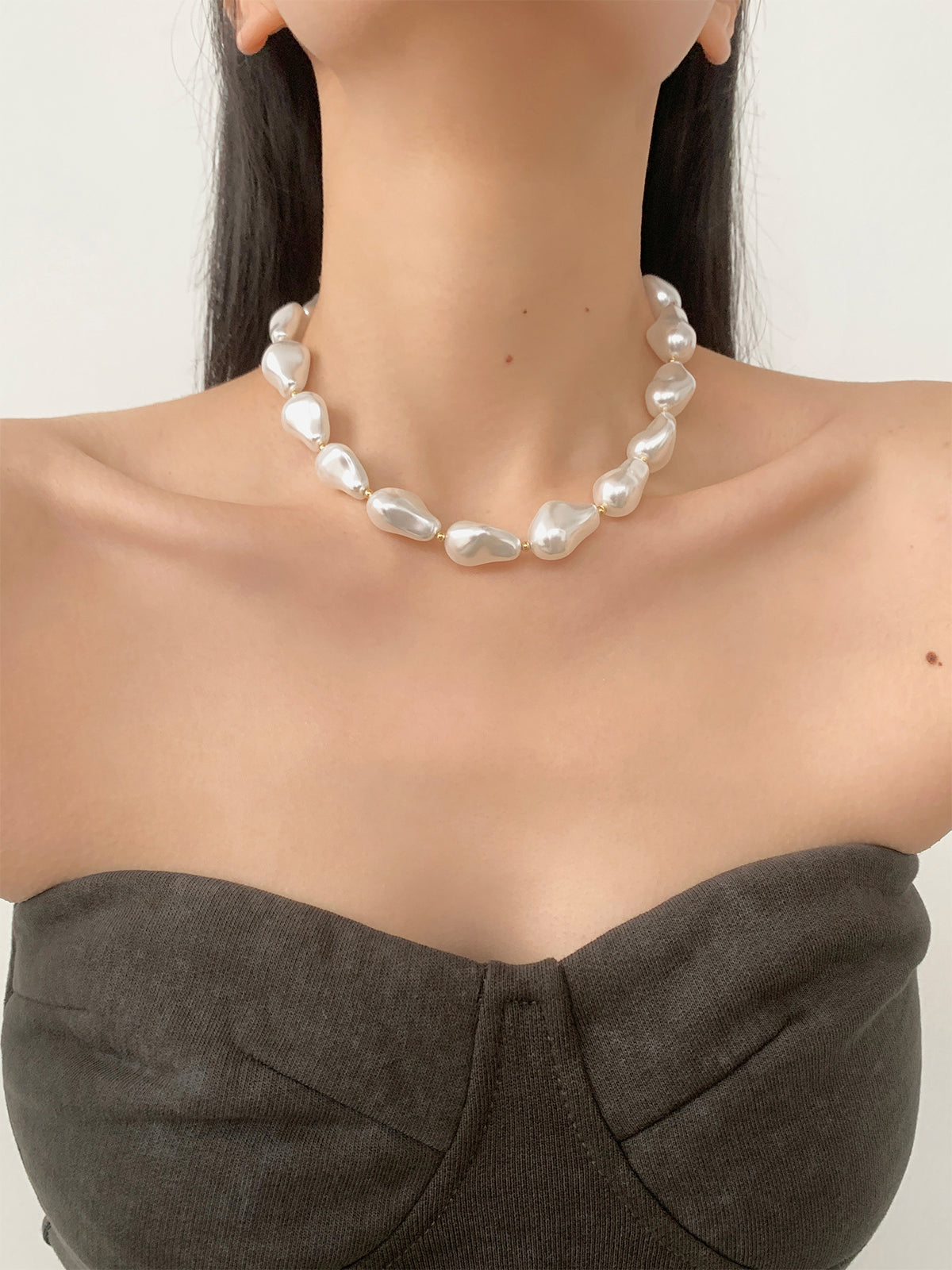 Sonicelife-Pearl Effect Resin Necklace