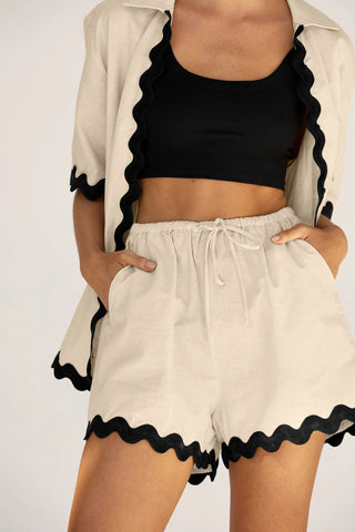 Sonicelife-Contrast Wavy Shirt Two-piece Shorts Set