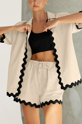 Sonicelife-Contrast Wavy Shirt Two-piece Shorts Set