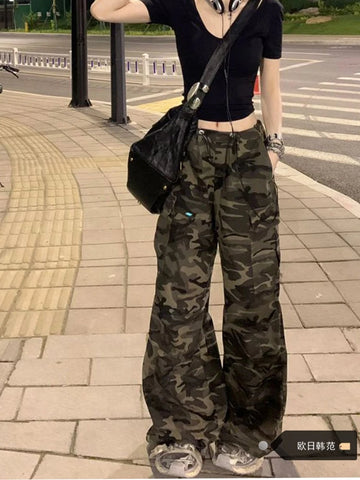 Sonicelife Oversized American Retro Camouflage Cargo Pants 2024 New High Waist Jeans for Women Y2k Straight Loose Wide Leg