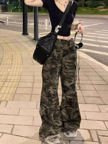 Sonicelife Oversized American Retro Camouflage Cargo Pants 2024 New High Waist Jeans for Women Y2k Straight Loose Wide Leg