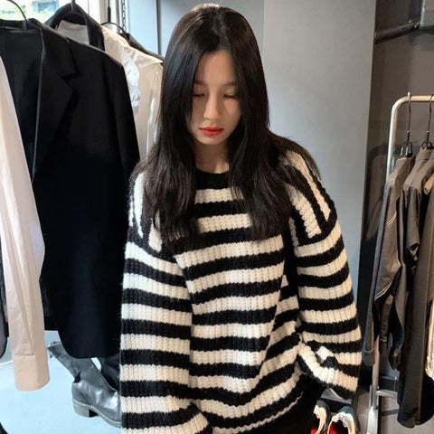 Sonicelife Striped Sweater Women Fashion Vintage Warm Round Neck Sweaters Pullover Loose Casual Sweater Long Sleeve Top Sweater Clothes