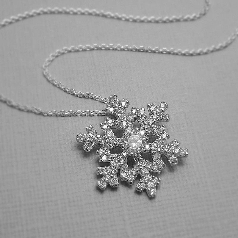 Aesthetic Snowflakes Necklace with Crystal CZ Stone for Women Delicate Winter Accessories Christmas Gifts Fashion Jewelry