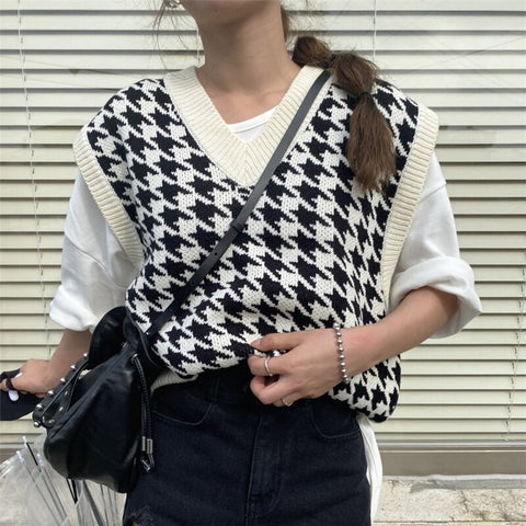 Sonicelife New Women's Knit Vest Fall Winter Retro Casual Loose V-neck Sleeveless For Female Classic Houndstooth Pattern Waistcoat Sweater